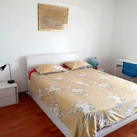 Great Near Center * Split